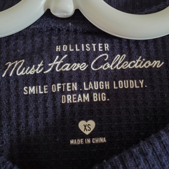 Hollister navy blue longsleeve - Picture 2 of 3